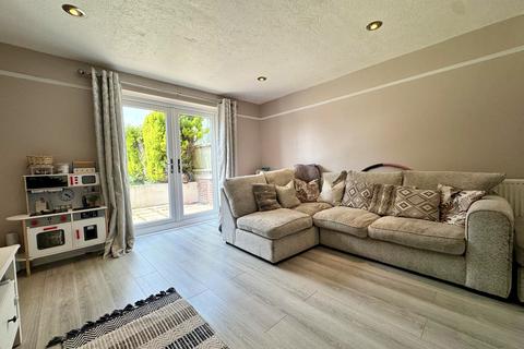 13 Bishops Grove, Merthyr Tydfil, CF47 9LJ
