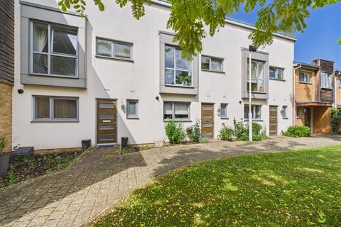 32 Stones Avenue, Dartford, DA1 5GS