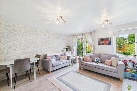 32 Stones Avenue, Dartford, DA1 5GS