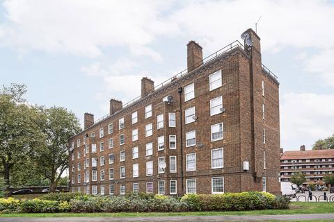 4 bedroom flat to rent, Pembury Road, Clapton, London, E5