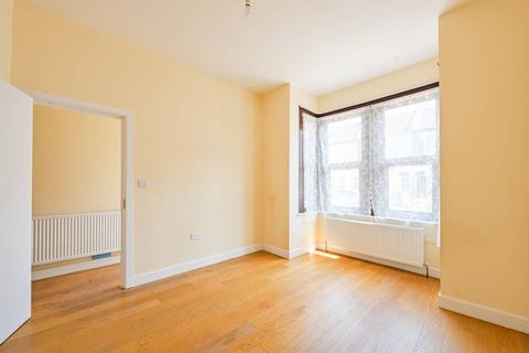 6 bedroom semi-detached house to rent, Rothsay Road, East Ham, London, E7