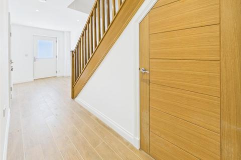 3 bedroom mews for sale, New development of 12 town houses with multiple balconies and roof terrace