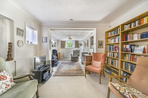 2 bedroom bungalow for sale, Hoylake Crescent, Ickenham, Uxbridge