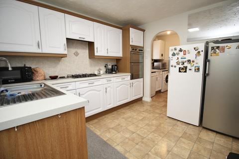 3 bedroom detached house for sale, Brookfield Way, Street