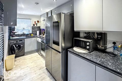 2 bedroom apartment for sale, Westminster Court, Romford, RM1 4WE
