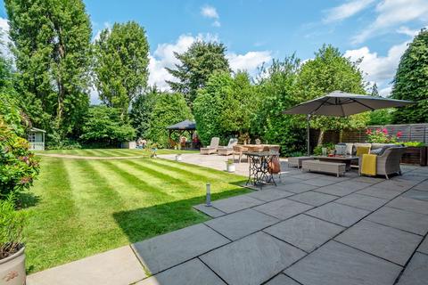72 Hillview Road, Pinner, HA5 4PE