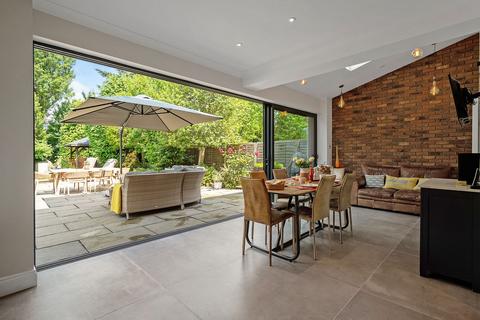 72 Hillview Road, Pinner, HA5 4PE
