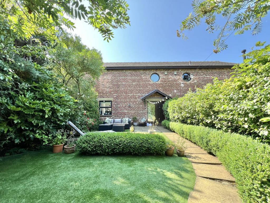 the-chase-normoss-fy3-2-bed-barn-conversion-for-sale-250-000