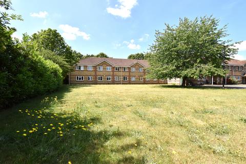 14 Mountbatten Gardens, Beckenham, BR3 3TJ