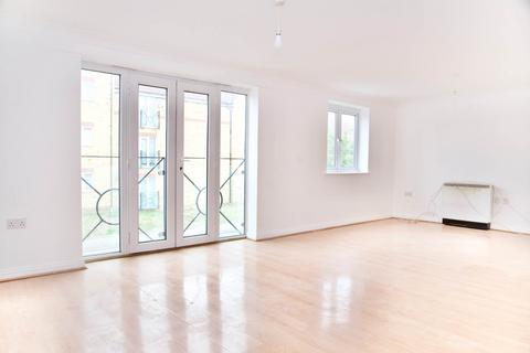 102 Hill View Drive, London, SE28 0LL