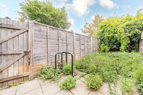 2 bedroom flat for sale, Boyd Road, London SW19