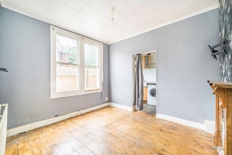 2 bedroom flat for sale, Boyd Road, London SW19