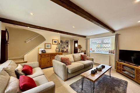 2 bedroom end of terrace house for sale, Highgate Lane, Lepton, Huddersfield, HD8 0HQ