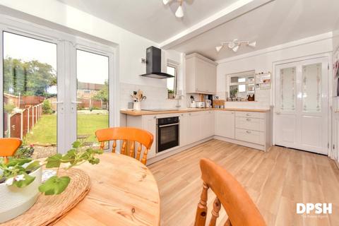 47 Bevin Crescent, Wakefield, WF1 3ER