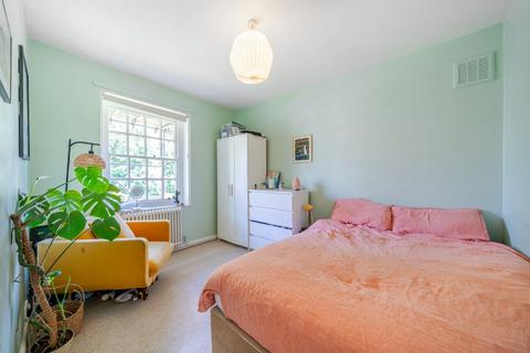 2 bedroom flat for sale, Albion Avenue, London, SW8