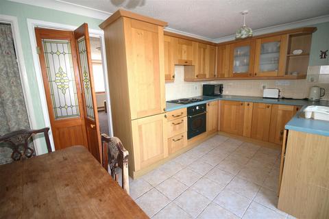 3 bedroom terraced house for sale, 13 Hawthorns, Saltash PL12 4BB