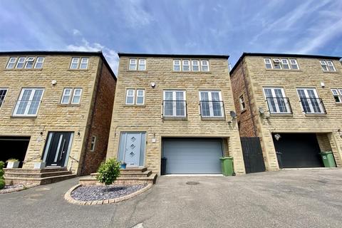 4 bedroom detached house for sale, Whitley Road, Dewsbury