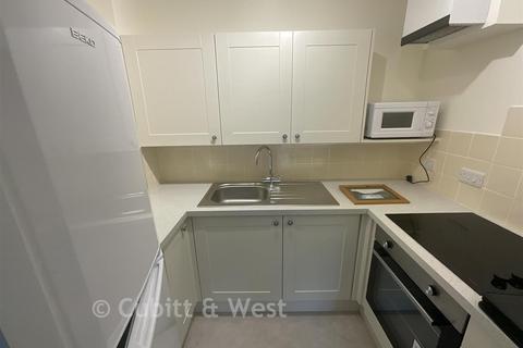 1 bedroom apartment for sale, St. Cyriacs, Chichester, West Sussex