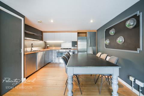 1 bedroom flat for sale, Carysfort Road, London N16