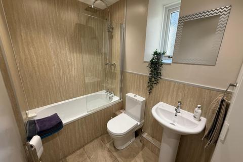 63 Giants Grave Road, Neath, SA11 2LN