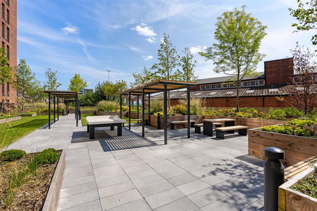 75907 Springwell-Gardens-Whitehall-Road-Leeds (33)