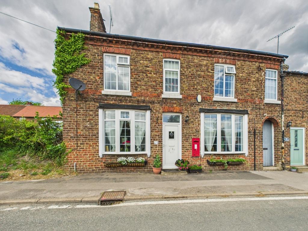 4 Bedroom Link-Detached House - For Sale