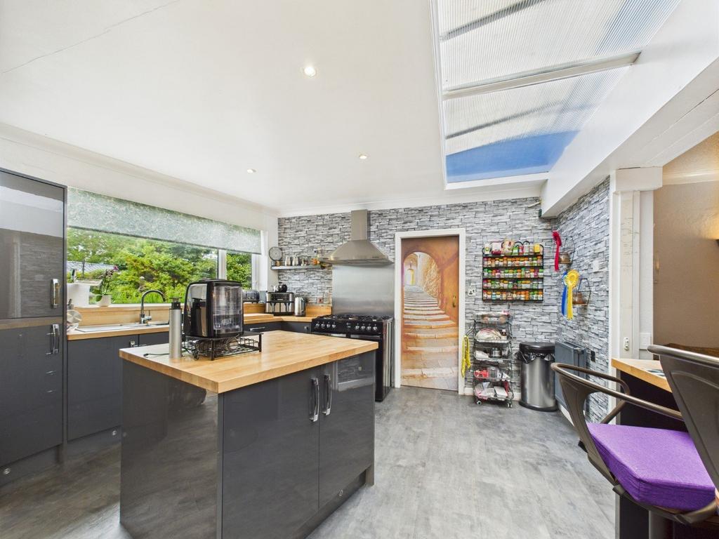Kitchen/Breakfast Area