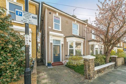 3b Lenham Road, London, SE12 8QN