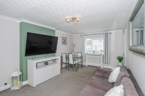 70 Auchencrieff Road, Locharbriggs, Dumfries, DG1 1UY