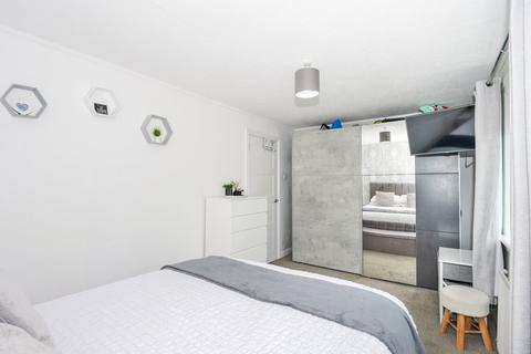 70 Auchencrieff Road, Locharbriggs, Dumfries, DG1 1UY