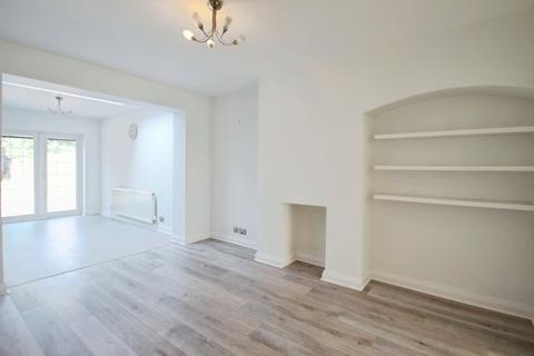 4 bedroom semi-detached house to rent, The Parkway, Iver SL0