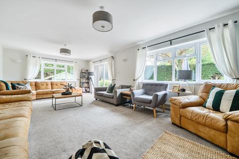 4 bedroom detached house for sale, Yew Tree Road, Godalming GU8