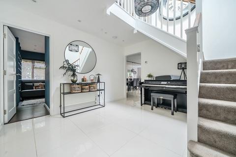 4 bedroom detached house for sale, Yew Tree Road, Godalming GU8