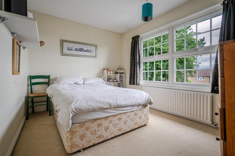 3 Brudenell, Windsor, SL4 4UR