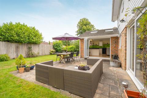 3 Brudenell, Windsor, SL4 4UR
