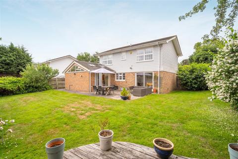 3 Brudenell, Windsor, SL4 4UR