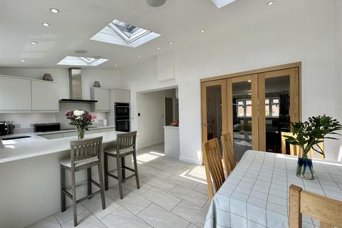 20 Barn Close, Halesowen, B63 4LL