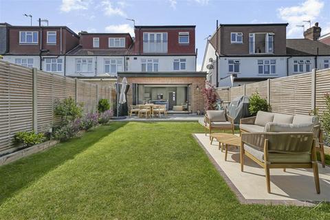 13 Meadow Close, London, SW20 9JB