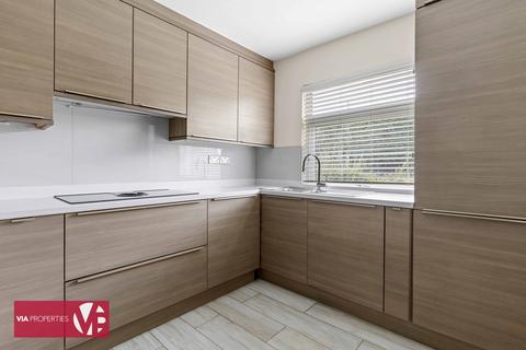 undefined, High Road, Broxbourne EN10