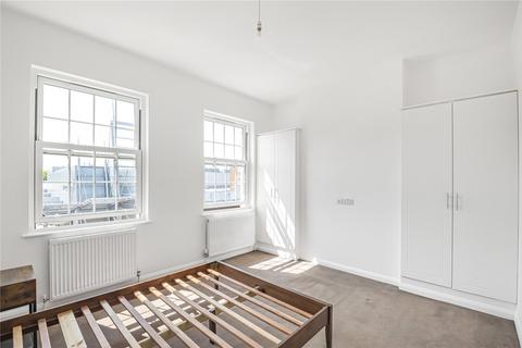 4 bedroom flat to rent, Clapham High Street, London, SW4