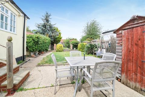 2 bedroom semi-detached bungalow for sale, The Vineyards, Hatfield Peverel, Chelmsford