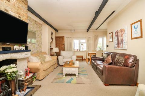 2 bedroom semi-detached bungalow for sale, The Vineyards, Hatfield Peverel, Chelmsford