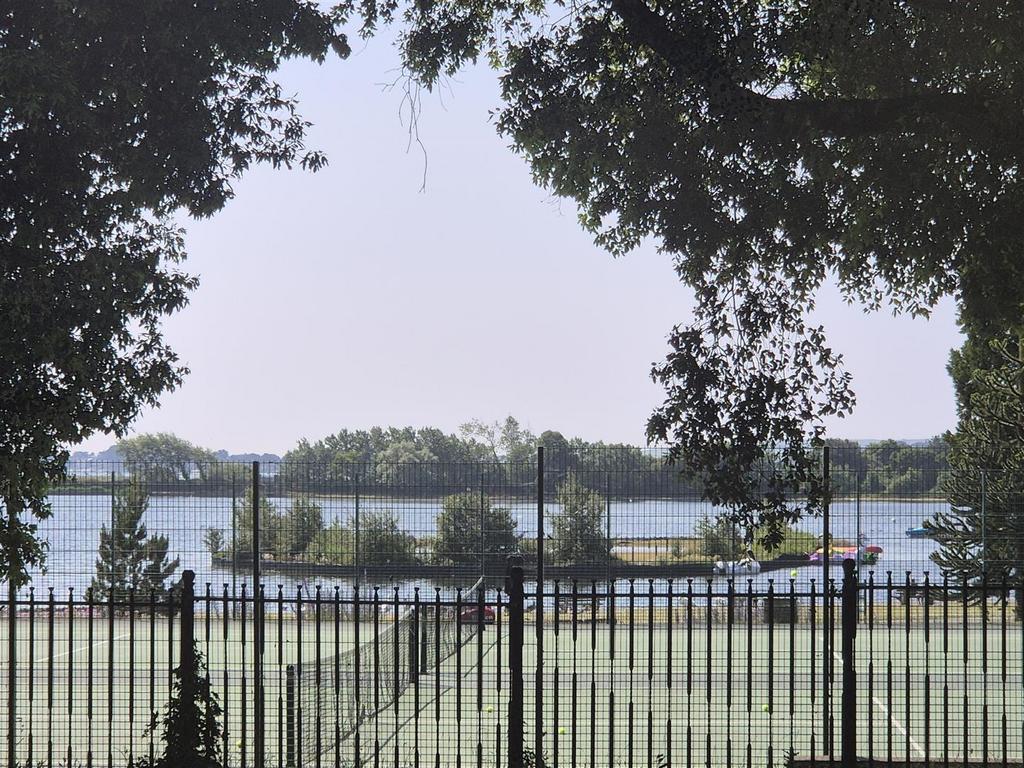 Rosepoolepark.jpg
