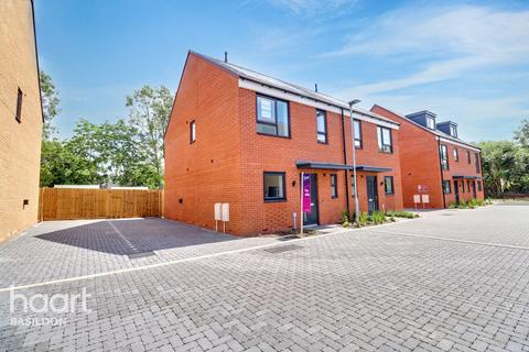 Ghyllgrove Place, Basildon