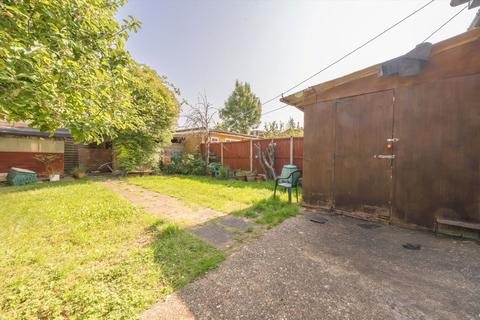 4 bedroom house to rent, Conway Crescent, Greenford UB6