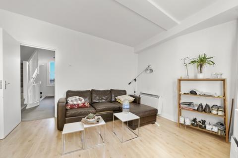 2 bedroom flat for sale, Queens Crescent, Chalk Farm, NW5
