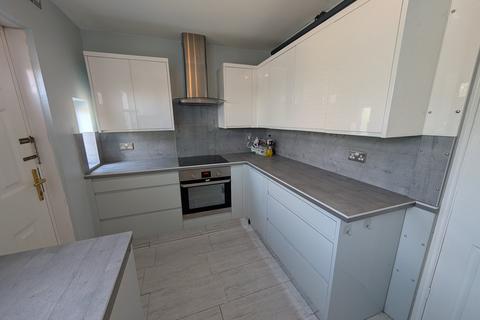 1 bedroom flat to rent, Thornacre Road, Shipley, BD18
