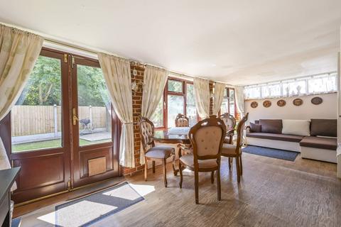 19 Ashwell Close, London, E6 5RS