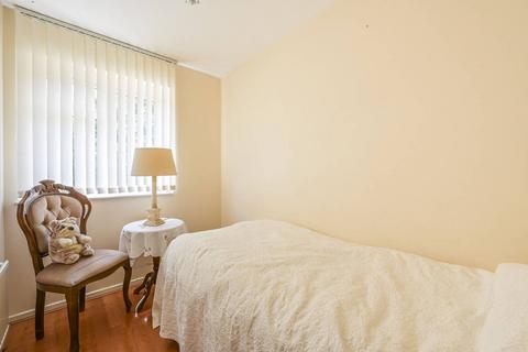 19 Ashwell Close, London, E6 5RS