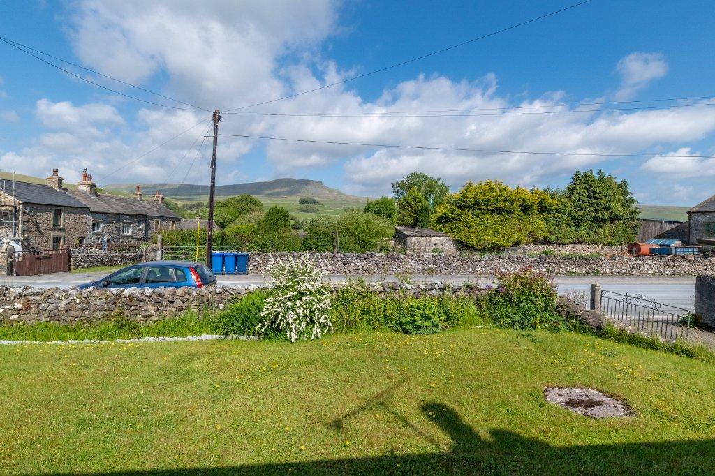 Front Garden/View